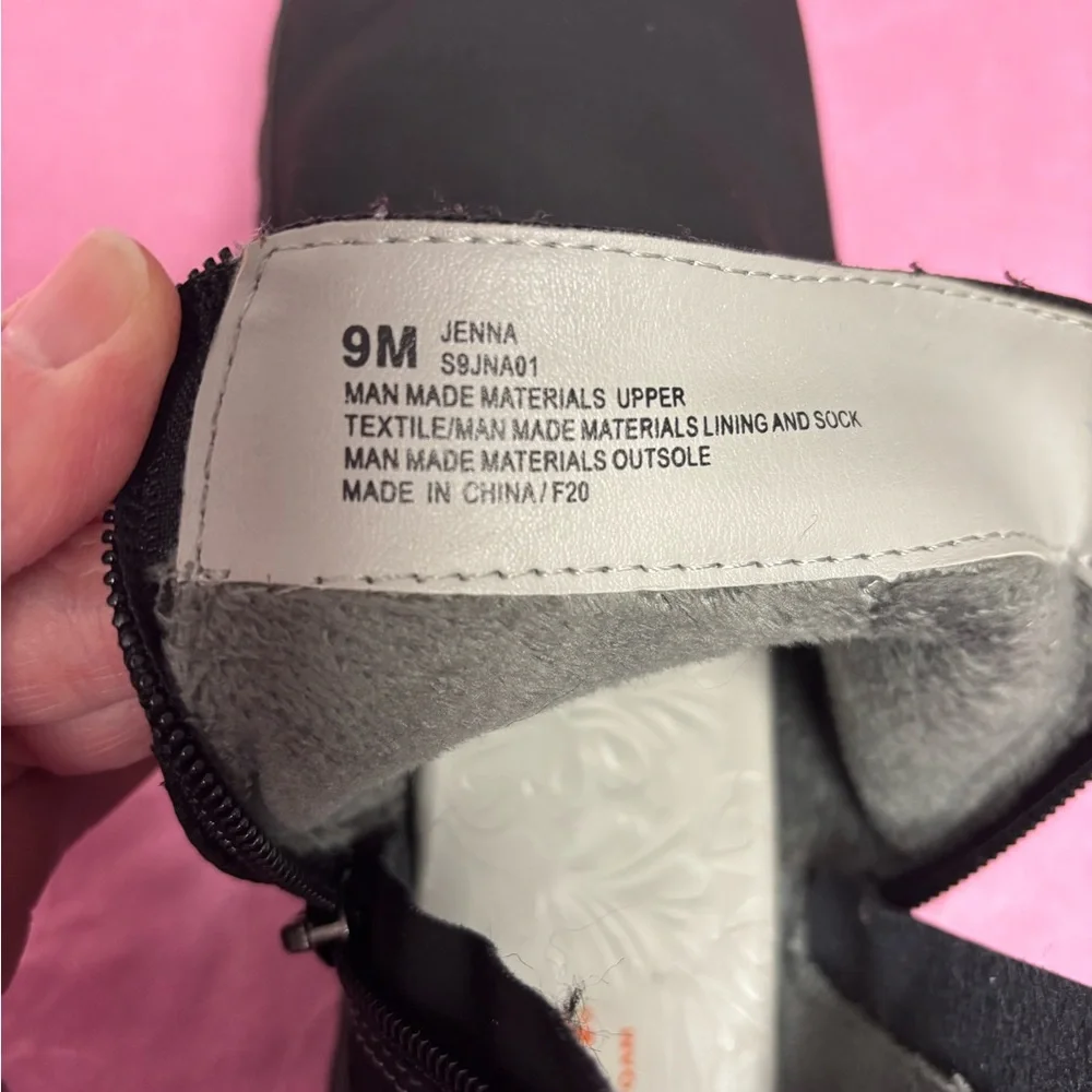 JSport women’s size 9 BLACK Ankle Boot -faux fur top